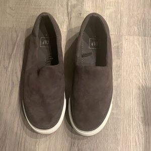 Gap sneakers